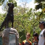 Gobernador de La Guaira develó estatua de «Orión», el perro que salvó más de 30 vidas durante tragedia del 99