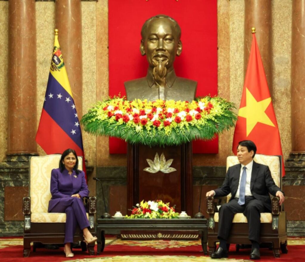 Vicepresidenta Delcy Rodríguez se reúne con presidente de Vietman Luong Cuong