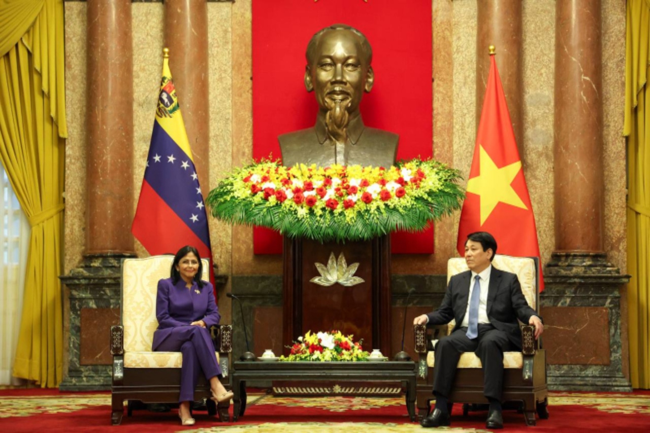 Vicepresidenta Delcy Rodríguez se reúne con presidente de Vietman Luong Cuong