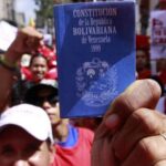 Presidente Maduro: ¡Con la Constitución, todo, fuera de la Constitución, nada!