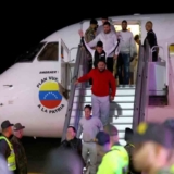 Venezuela y Estados Unidos acordaron reanudar los vuelos de repatriación de migrantes