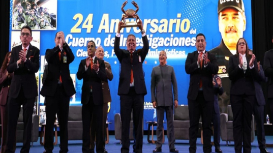 Premios-Cangrejos-2025-exaltan-la-labor-de-investigacion-cientifico-penal-en-el-pais1