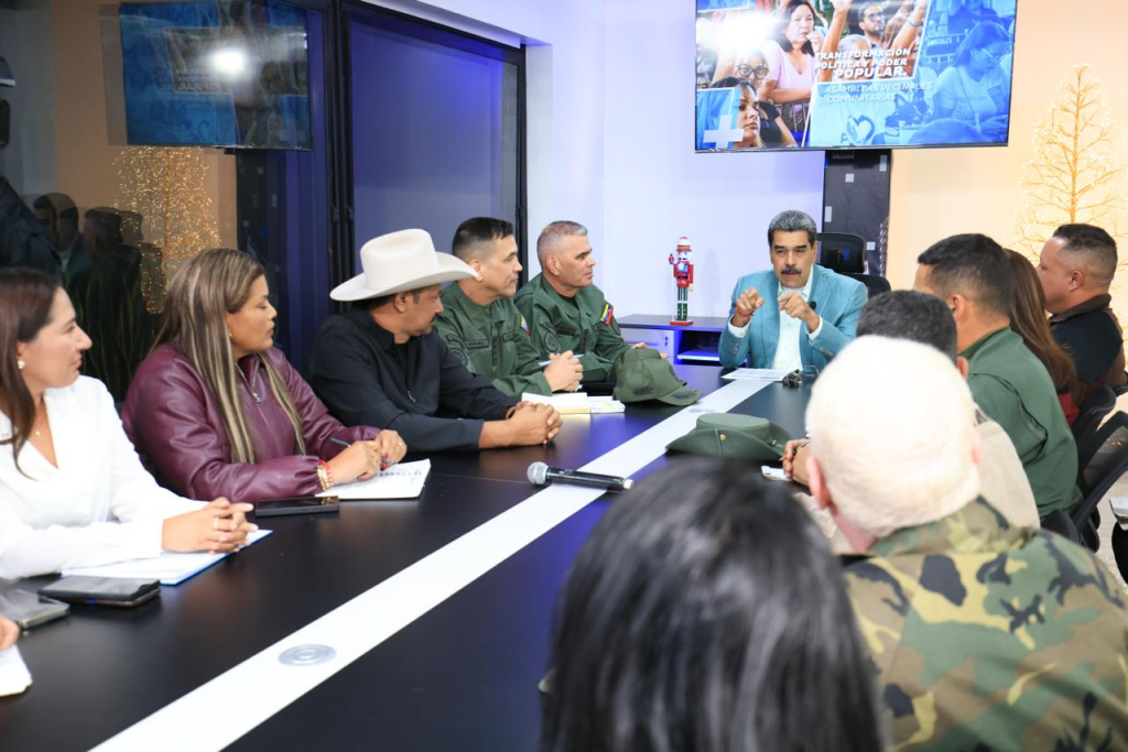 photo_4920731863844850634_y