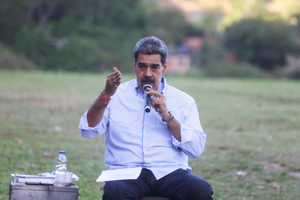 photo_4929225015643802543_y