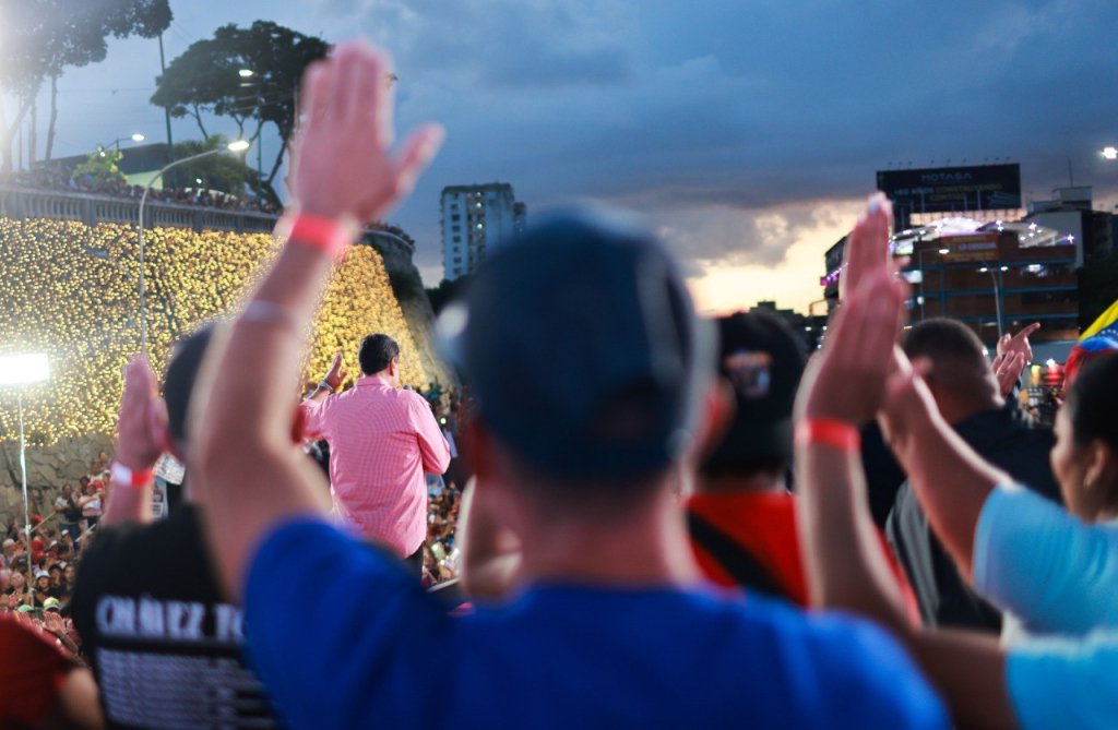 photo_4956606308329130904_y