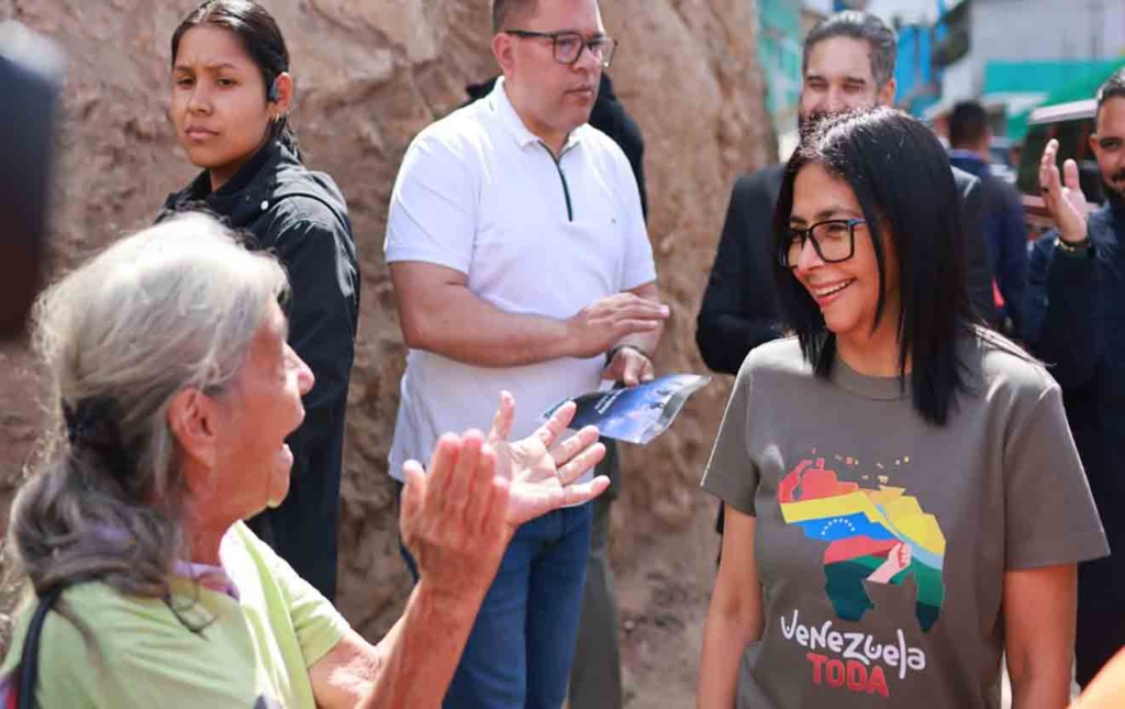 Presidenta encargada Delcy Rodríguez visita parroquia La Vega para consolidar Poder Comunal