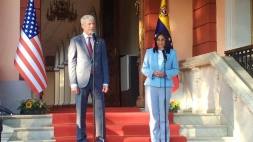 delcy-rodriguez-y-christopher-wright-56052