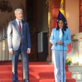 delcy-rodriguez-y-christopher-wright-56052