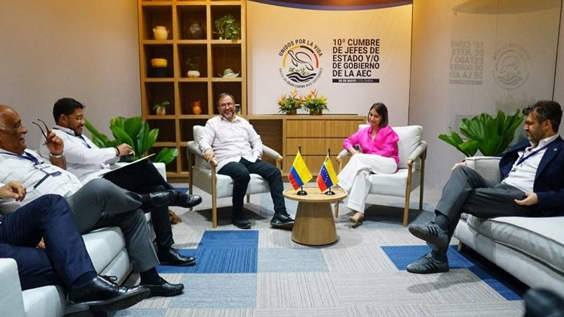 cancilleres-de-venezuela-y-colombia-abordan-avance-de-zonas-economicas-binacionales-176763