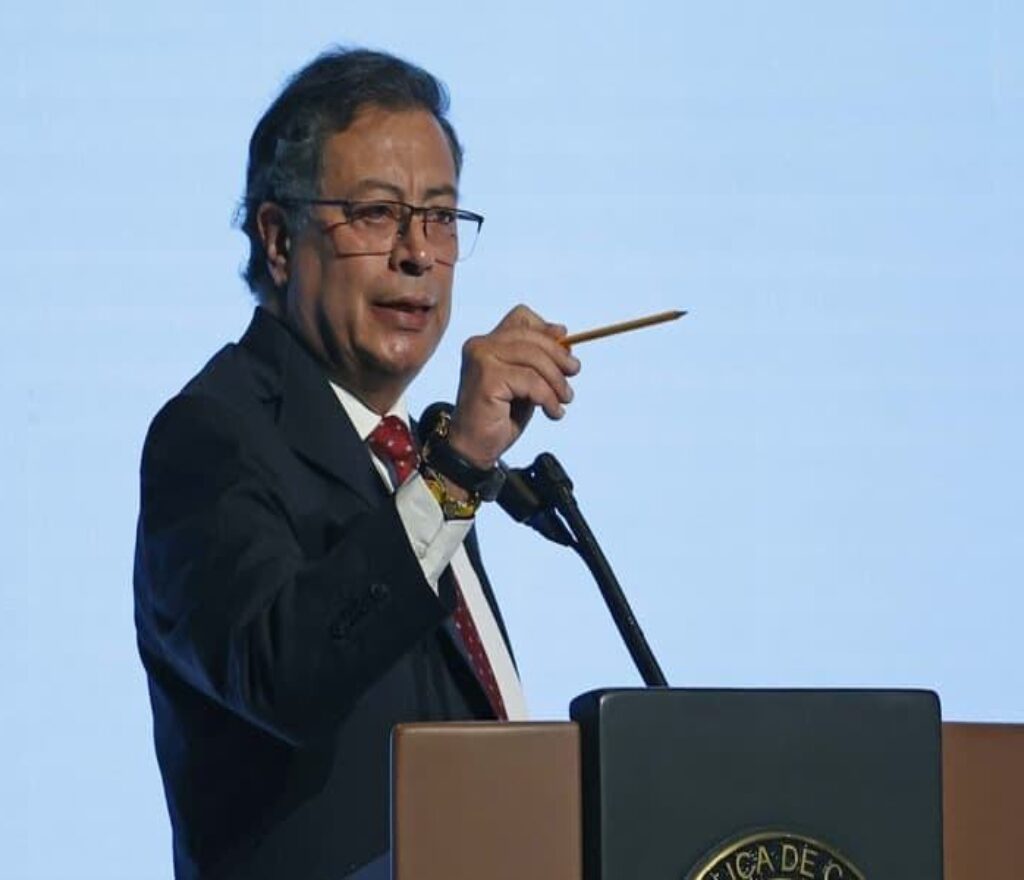 Gustavo Petro: El pueblo venezolano es un pueblo bloqueado y la víctima de los misiles de EEUU