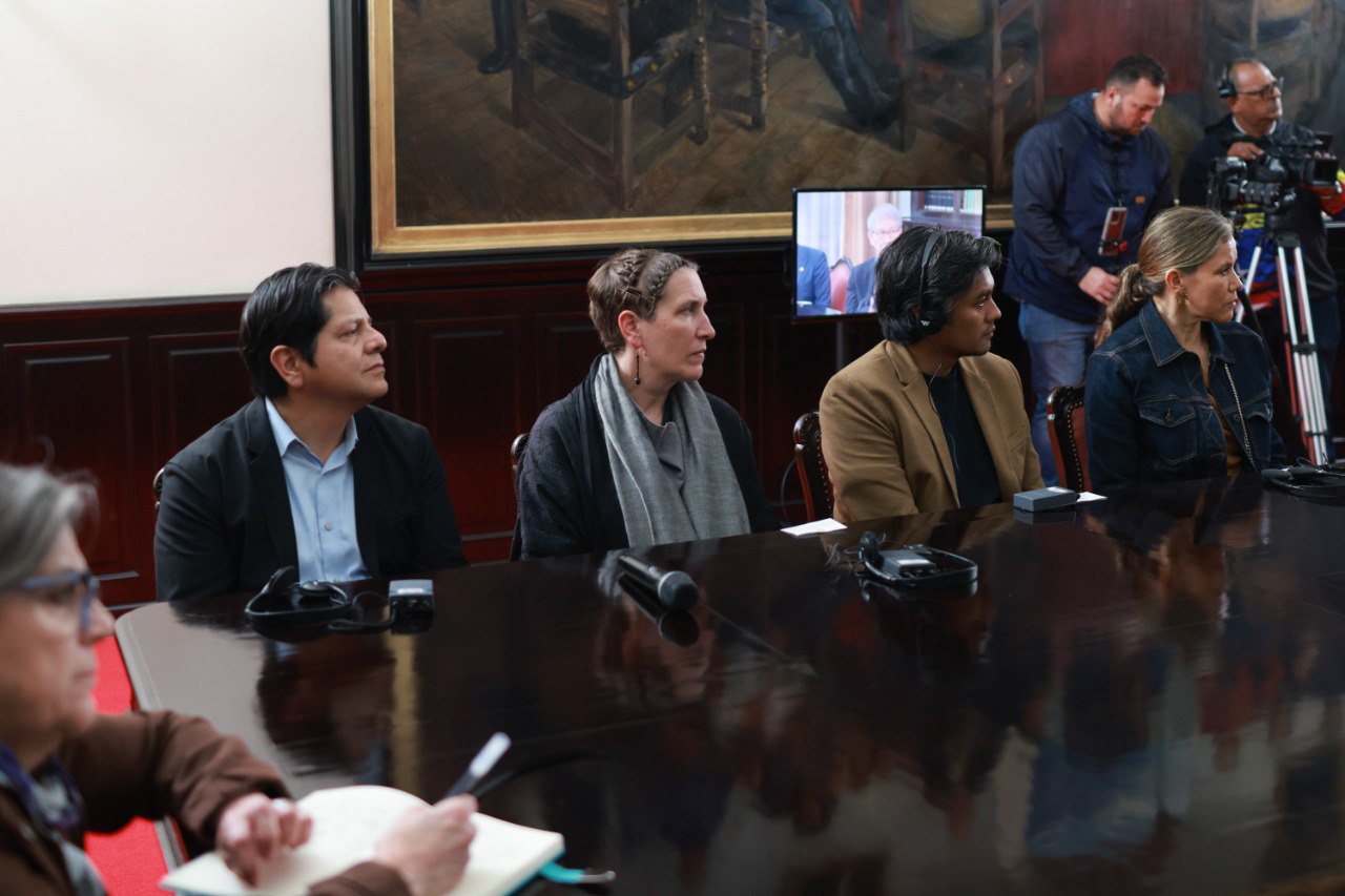 photo_4985692402383260558_y