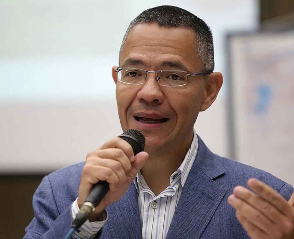 Ministro Villegas alerta sobre matrices que evocan el clima del golpe de 2002