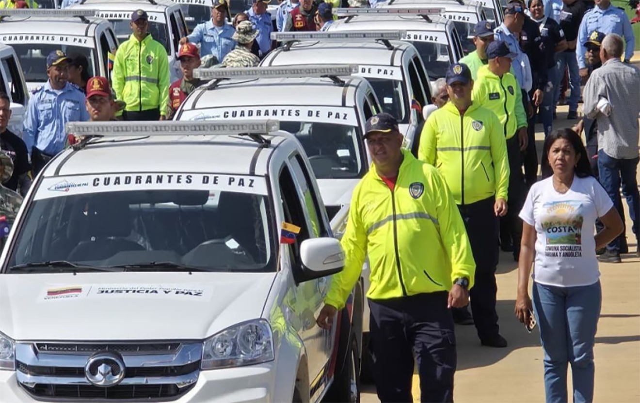 Ministro Cabello entregó 70 patrullas y 592 motos para adecuación de Cuadrantes de Paz en Falcón