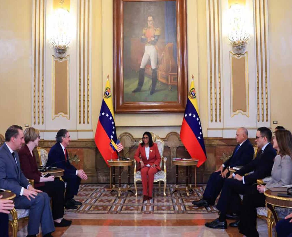 Presidenta encargada Delcy Rodríguez recibió en Miraflores al Secretario de Interior de EEUU