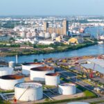 El petróleo alcanza su precio más alto desde 2024